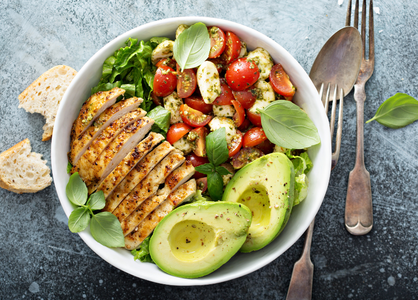 Chilled Chicken & Avocado Salad – Fresh, Light, and Packed with Flavor